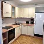 Modern Apartment In The City Centre